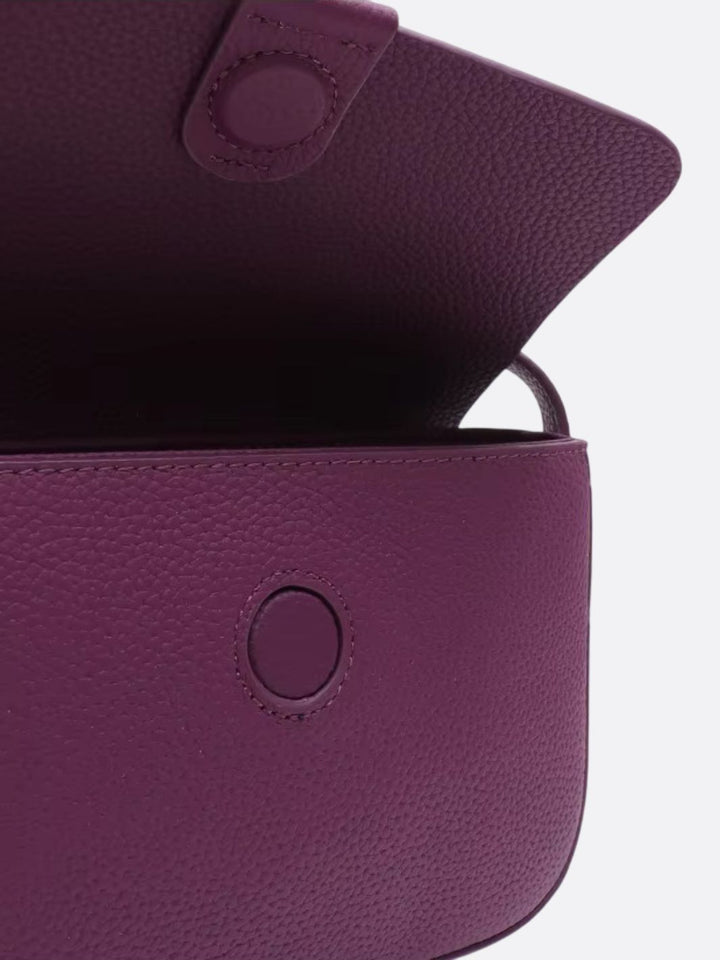 Sac en cuir graine avec bandouliere